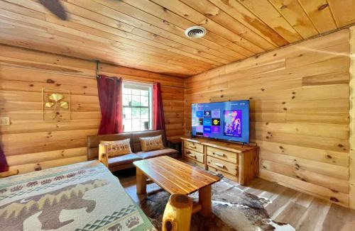 Sevierville House | Wild Reindeer 5min From Parkway HOTTUB FIREpit