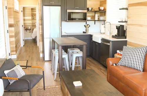 Escalante House | Wild Rose Tiny‑Home Retreat| Scenic Views & Luxury