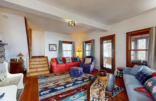 Bomoseen House | Wildberry Cottage