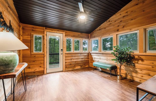 Shenandoah Cabin | Wildberry Ridge - Hot Tub, Sauna, Game Room, Putting Green