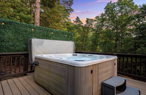 Shenandoah Cabin | Wildberry Ridge - Hot Tub, Sauna, Game Room, Putting Green