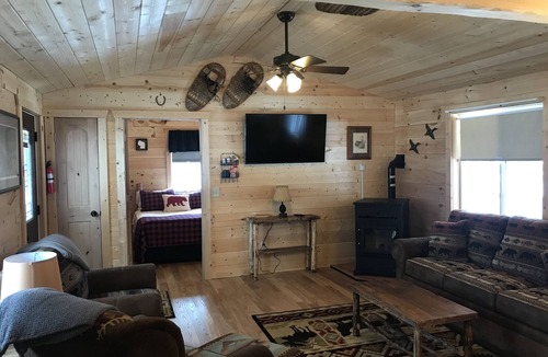 Necedah Cabin | Wildcat cabin