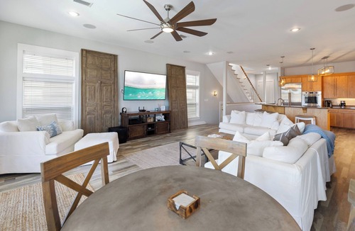 Bel Air House | Wilde Herron | Gulf-View Retreat with Private Pool