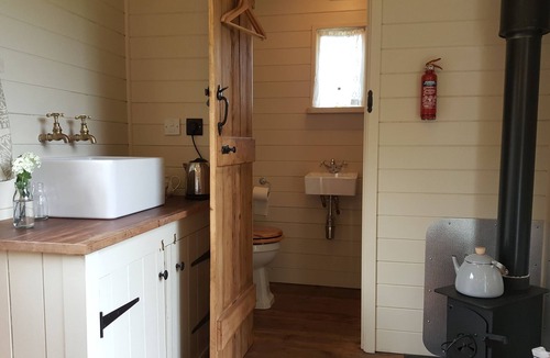 Abbess Roding Bed & Breakfast | Wilderness B&B