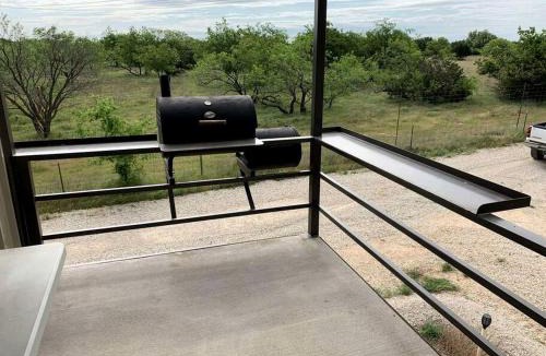Jacksboro House | Wilderness Cabin Rental Perfect for Glamping in Texas
