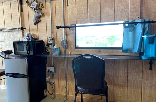Jacksboro House | Wilderness Cabin Rental Perfect for Glamping in Texas