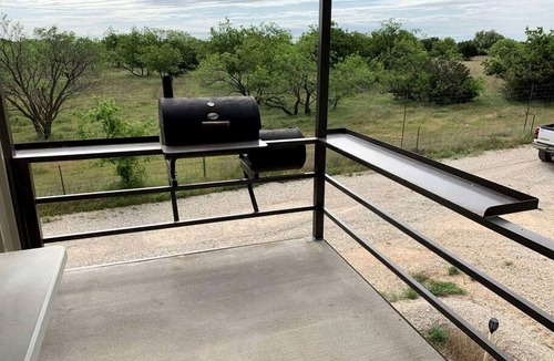 Jacksboro House | Wilderness Cabin Rental Perfect for Glamping in Texas