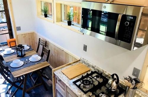 Idleyld Park Cabin | Wilderness Cabins, RV Park & Glamping