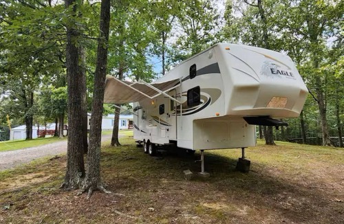 Kuttawa House | Wilderness Glamper Retreat