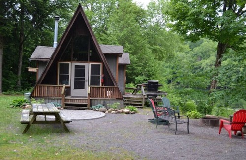 Richland Cabin | Wilderness Maple Leaf Cabin on Private Laken