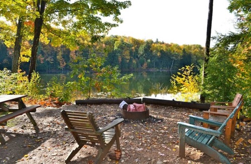 Richland Cabin | Wilderness Maple Leaf Cabin on Private Laken