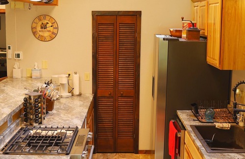 Colville House | Wilderness Setting with lodge/cabin Feel. n