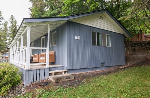 Colville Cabin | Wilderness West Resort Cabin 5