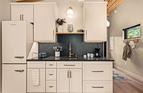 North Shore Cabin | Wildernest Cabins · Cabin 1