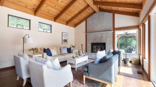 Sonoma Villa | Wildflower by AvantStay