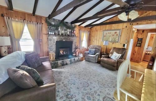 Naples Villa | WILDFLOWER CABINS LIMIT 6 villa