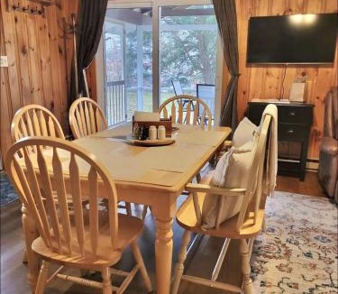 Naples Villa | WILDFLOWER CABINS LIMIT 6 villa