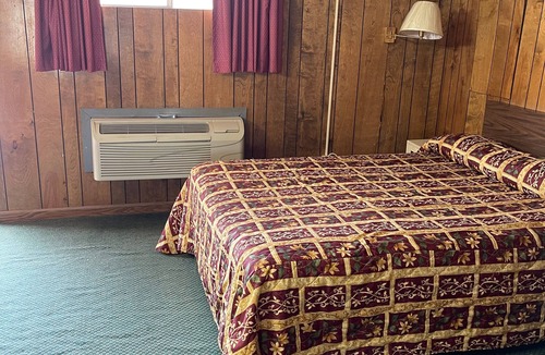 Cuero Hotel | Wildflower Inn & RV Park