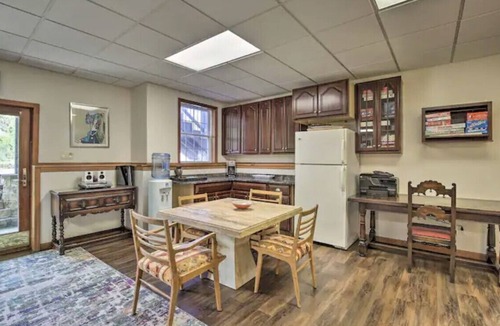 Gardiner House | Wildflower Lotus Farm a Luxurious 5bd Home w/Pool, Firepit and more