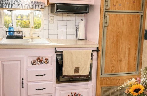 Farmersville Station House | Wildflower Wagon Farm Stay