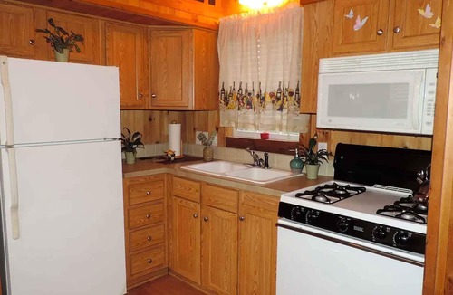 Boerne Cabin | Wildflowers Cabin @ HomeAway Ranch
