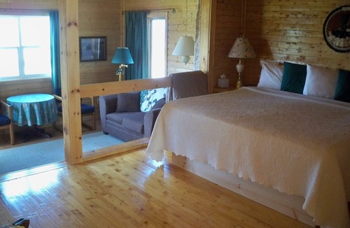 Rocky Harbour Hotel | Wildflowers Country Inn