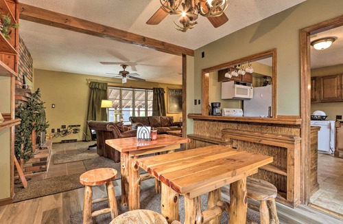 Columbia Cottage | 'Wildlife Lodge' Columbia Retreat off I-70!