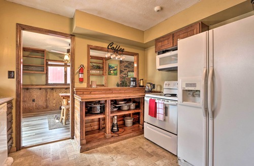 Columbia Cottage | 'Wildlife Lodge' Columbia Retreat off I-70!