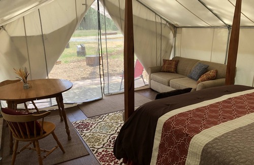 Cave Junction RV Rental | Wildlife, Nature, Glamp 1