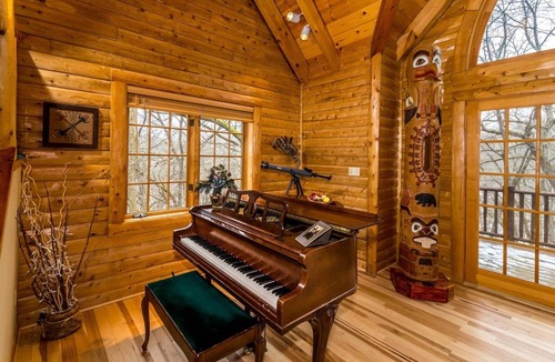The Galena Territory House | Wildlife Surrounds! Enjoy Fireplace, Pool Table, Fire Pit, Piano. Near Marina!