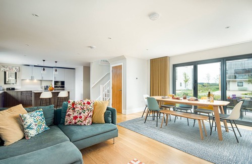 Holworth House | Wildside (WI15), Silverlake, Dorset. Lake Access.