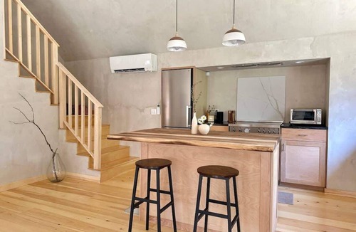 Stockton Springs House | Wildwood Acadia Stone House: 55 minutes to Acadia