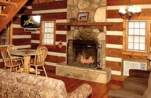 Cosby House | Wildwood Flower - 2 Bedrooms, 1 Baths, Sleeps 6 by RedAwning