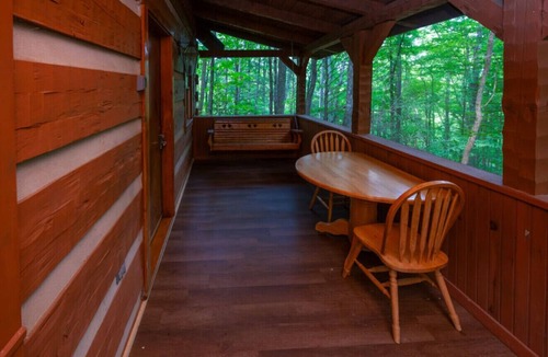 Cosby Cabin | Wildwood Flower -Rustic, cozy, authentic log cabin
