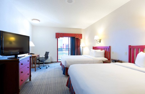 Clive Hotel | Wildwood Lodge