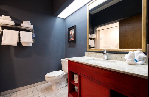 Clive Hotel | Wildwood Lodge