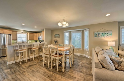 Wildwood House | Wildwood Townhome w/Patio: 1 Block To The Beach!