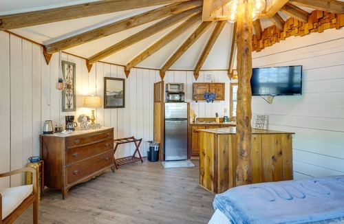 Wildwood Cabin | Wildwood Vacation Rental w/ Fire Pit Access!