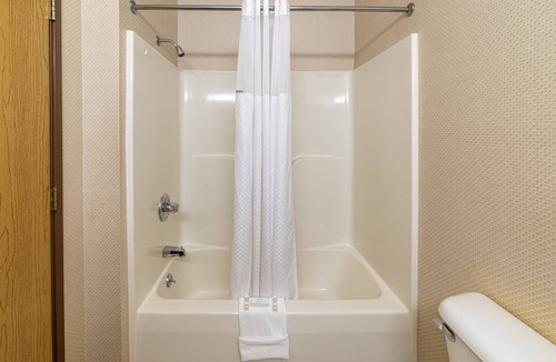 Brimley Hotel | Willabees Motel