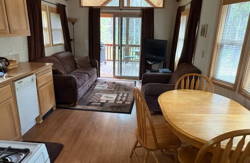 Crescent Hotel | Willamette Pass Inn Chalets