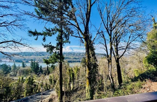 Marylhurst House | Willamette River Overlook