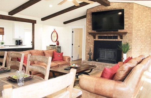 Pottsboro House | Willard Lodge | Hottub