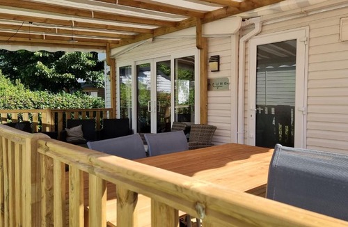 Gastes Other | Willerby, baie vitrée, ilot, terrasse profonde