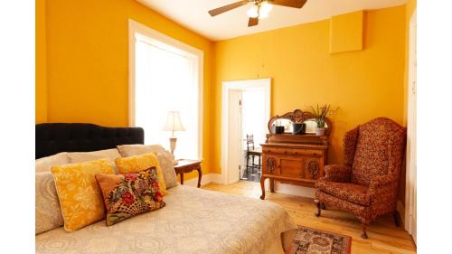Cimarron Hotel | William F Cody - Historic Hotel Room