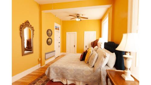Cimarron Hotel | William F Cody - Historic Hotel Room