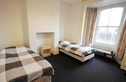 Chesterfield House | William Street North