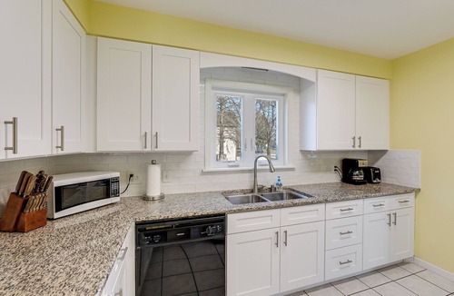 Williams Bay House | Williams Bay Retreat: Walk to Geneva Lake & Town!