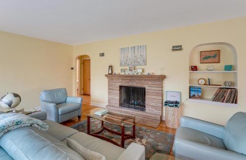 Williams Bay House | Williams Bay Retreat: Walk to Geneva Lake & Town!
