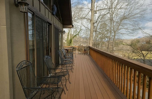 Lake Junaluska House | Williams Cottage/upper level on beautiful Lake Junaluska