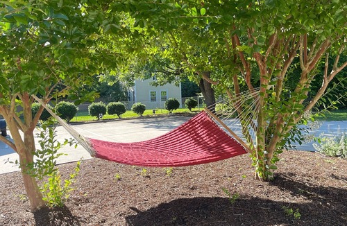 Northeast Raleigh House | Williams Way Suites 8 Stylish suites with parking